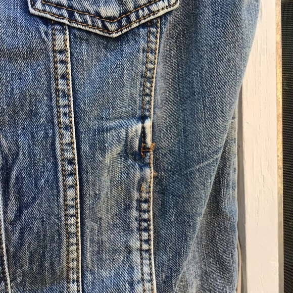 Forever 21 Denim Studded Sleeveless Women Washed Punk Vest Size Medium - Picture 5 of 8